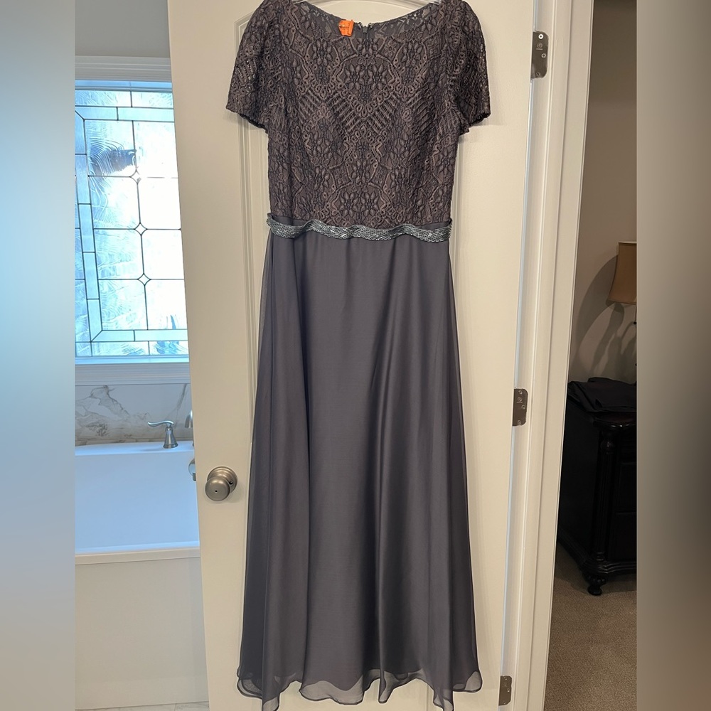 Jade by Jasmine evening dress Mother of the bride or groom size 10